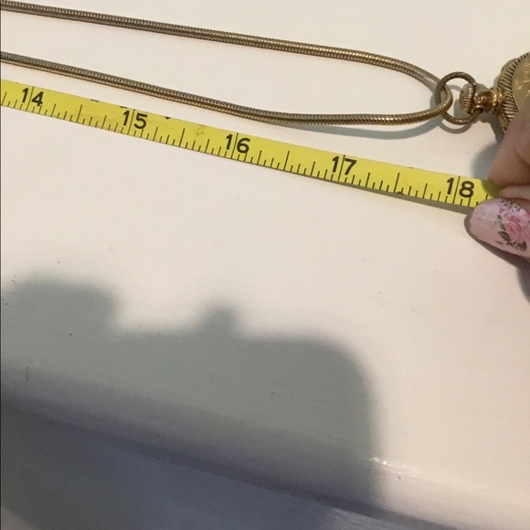 Vintage gold color locket - Picture 4 of 6